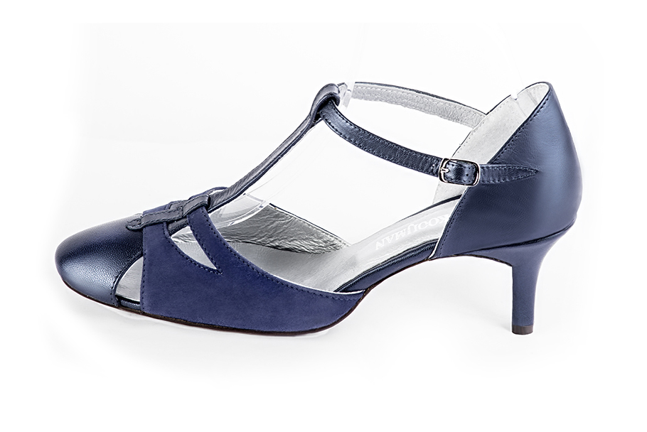 French elegance and refinement for these prussian blue dress T-strap open side shoes, 
                available in many subtle leather and colour combinations. A pretty model with a comfortable "Salomé" strap and good support.
Its charming spyglass cut-out gives you plenty of scope for personalisation.  
                Matching clutches for parties, ceremonies and weddings.   
                You can customize these shoes to perfectly match your tastes or needs, and have a unique model.  
                Choice of leathers, colours, knots and heels. 
                Wide range of materials and shades carefully chosen.  
                Rich collection of flat, low, mid and high heels.  
                Small and large shoe sizes - Florence KOOIJMAN